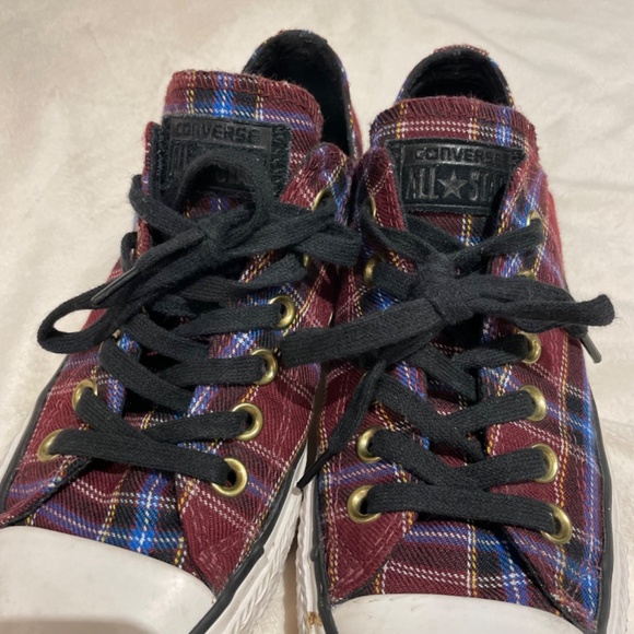 Converse Women’s Chuck Taylor All Star Burgundy and Black Plaid Low Tops - Sz 7 - Picture 13 of 13